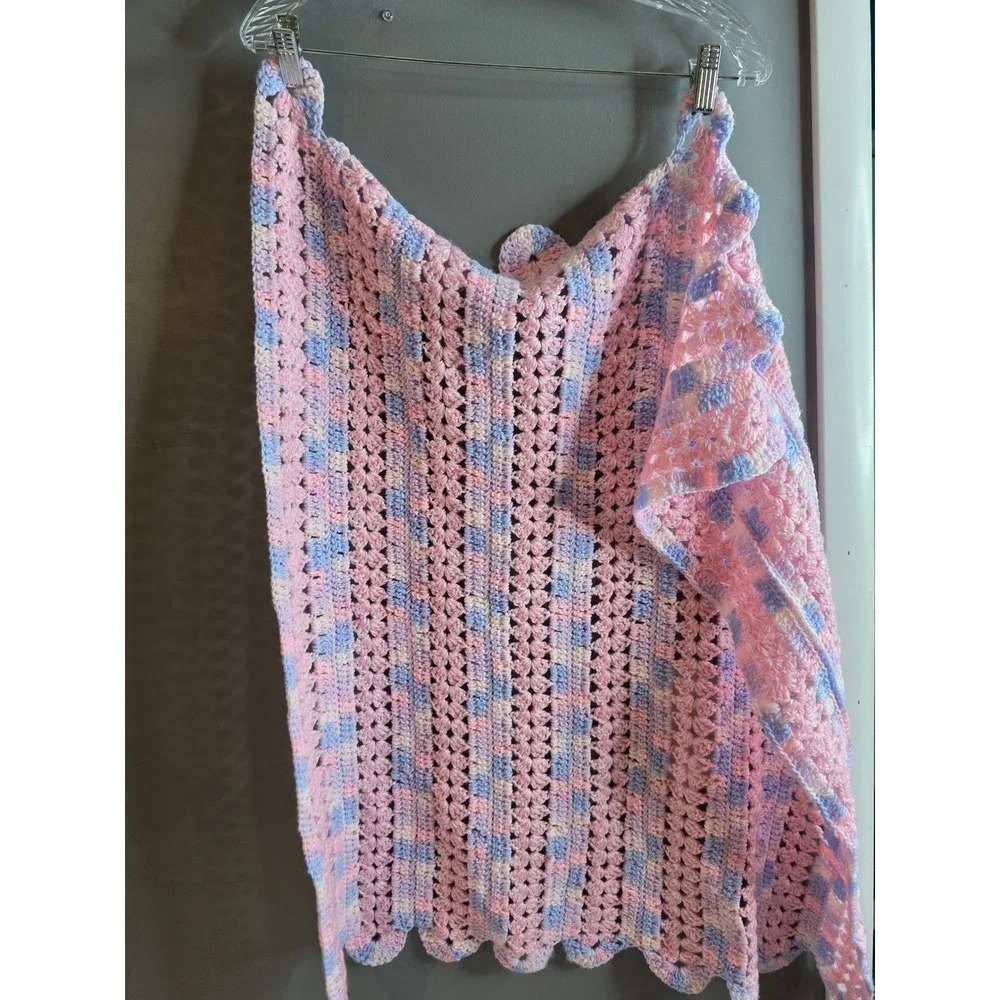 Handmade Crochet Baby Blanket Pink Purple Variegated Scalloped Edge 34x34